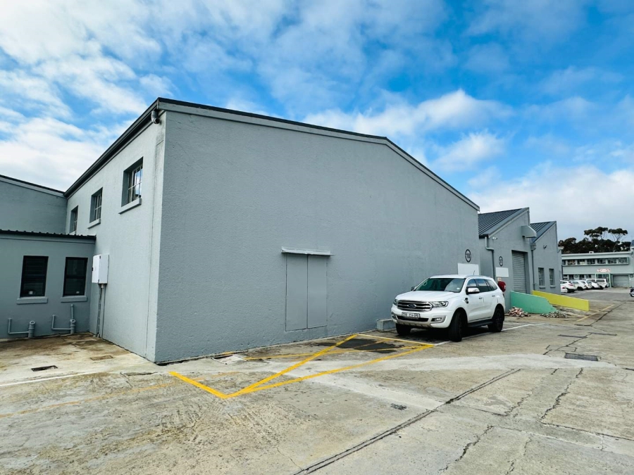 To Let commercial Property for Rent in Maitland Western Cape